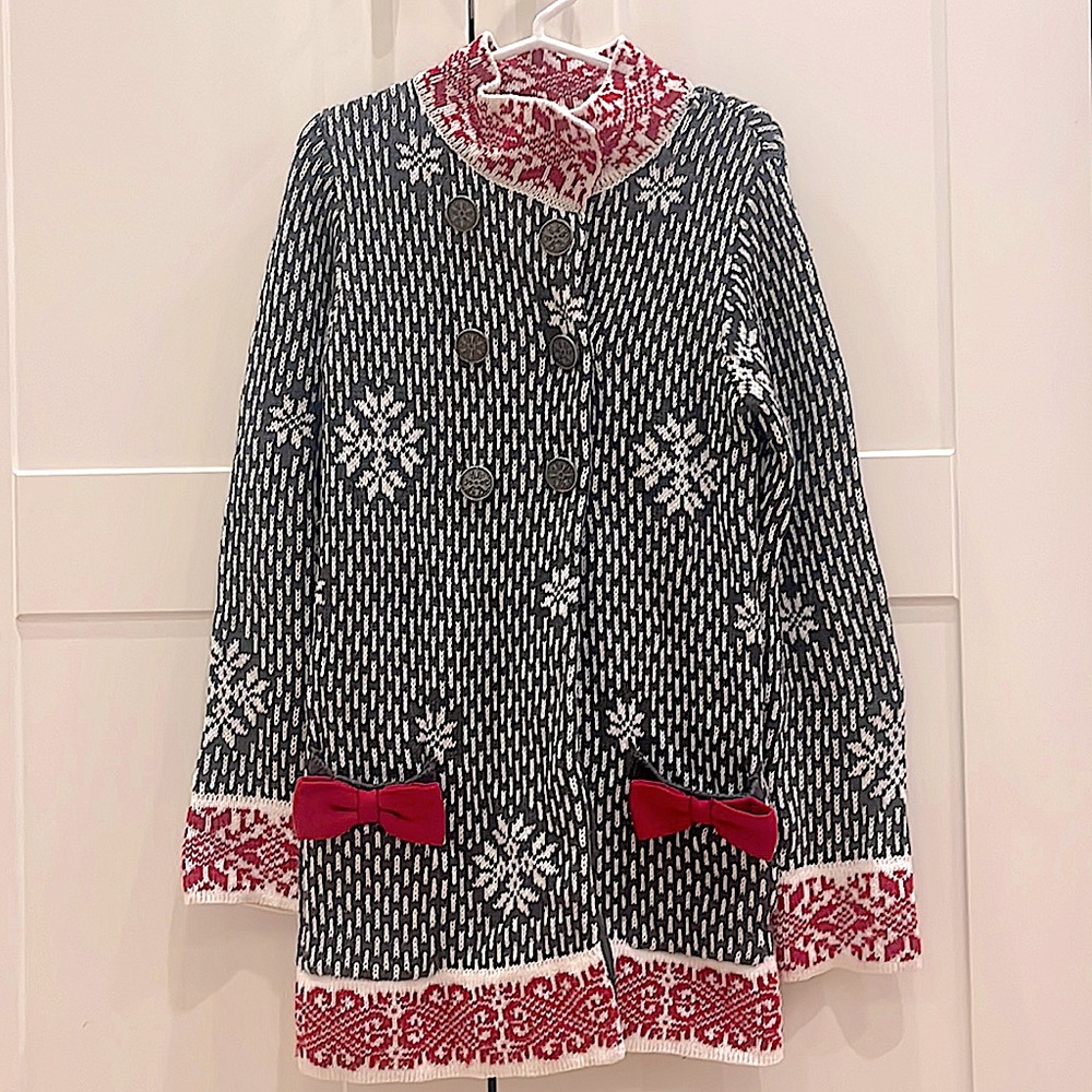 2/$20 Tahari sz 5/6Y grey, white and red fair isle cardigan and hat set.